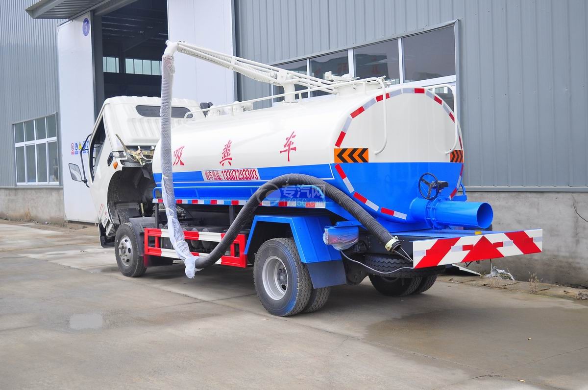 東風勁勇吸糞車圖片